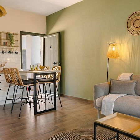 Azolaki Suites エクステリア 写真
